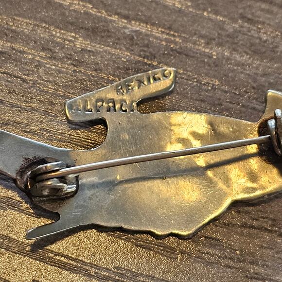 Alpaca Silver and Abalone Parrot Bird Brooch - Picture 4 of 6